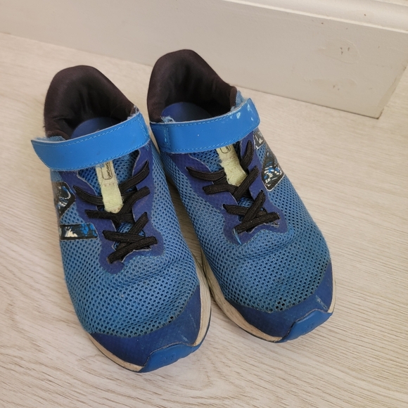 New Balance Fresh Foam Kids Shoes 2.5 US Wide - Picture 5 of 7